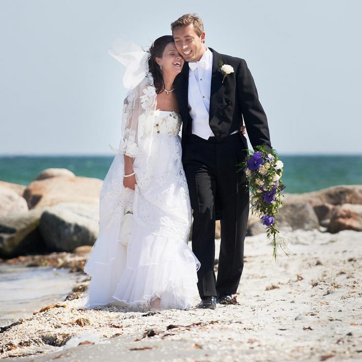 Bryllupsfoto taget på stranden